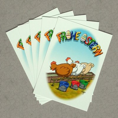 lustige Osterpostkarten - Cartoon GO02 - Hühner sitzen auf einer Stange. Unter ihnen stehen bunte Farbeimer, in die die gelegten Eier fallen, um sie direkt als Ostereier zu färben.